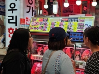 "성수동 찍고 마장동으로"…'외국인 핫플'된 축산물시장