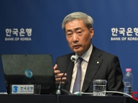 ①"호미로 미리 막았다" 이달 동결…11월에 또 올린다