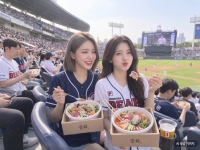 "야구장에선 치맥이 국룰?유쾌하게 육회 어때?"
