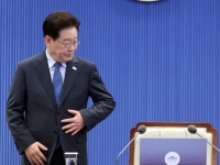 개혁 '선명성'·'반동' 경계한 李…중도·전통 지지층 이탈 딜레마