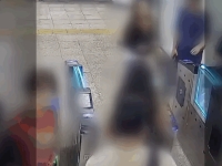 "두 번 찍었으니 돈 냈다" 외국인 관광객…명동역 부정승차 적발 뒤 역무원 얼굴 SNS 공개 논란