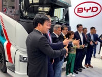 커지는 인니 車 시장…中 점유율 20% 돌파, 현대차는 '주춤'