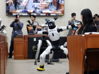 튀어야 산다…국정감사도 '아이템빨'