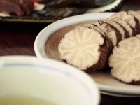"한 번 먹으면 못 끊는데 없어질 위기"…젊은층 푹 빠진 '훈제 단무지'[맛있는 이야기]