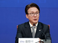 김민석 "조희대 탄핵, 국정조사 포함해 차근차근 진행"