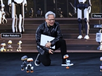 젠슨 황이 띄운 53만원짜리 '오리 로봇'…공중제비 한 번에 사전 주문 2만대