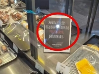 "읽어야 할 사람만 읽으면 된다" 한 베이커리 붙은 중국어 경고문