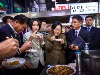 안동 간 韓 총리 "대한민국 대세일 시작…삶 더 나아지는 대한민국 만들 것"