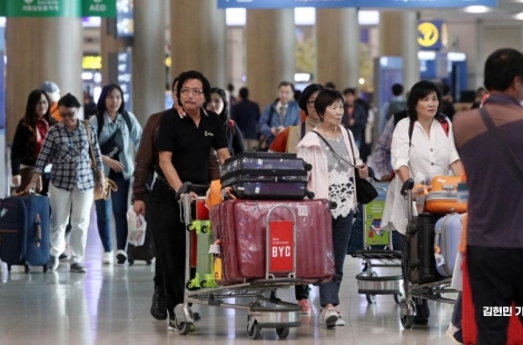 8만원대 강릉호텔 60만원대 '껑충'…한·중·일 황금연휴 이미 '만실' 