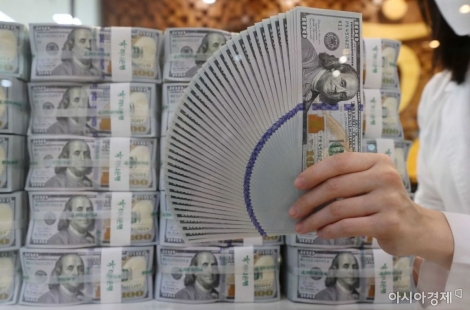 '가만히 있으면 손해, 환차익 기회 삼았다'…환율 출렁일 때 뭉텅이로 움직인 달러예금