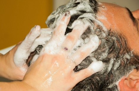 모발 지키려 샴푸 안 쓴다는 Z세대…전문가는 "큰일 난다"