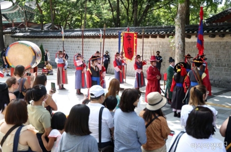 "추석 연휴 집에만 있긴 아쉬운데"…돈 안 들이고 즐기는 나들이[혜택의 정석]