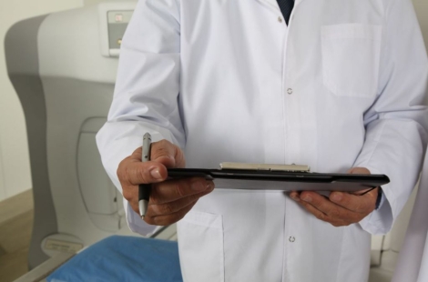 "학생들 기회 왜 뺏어가"…'38세 의대 합격' 남성 두고 와글와글