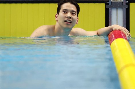 [아시안게임]이주호, 배영 200ｍ 한국新으로 은메달 