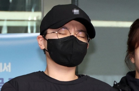 "상의 탈의하고 女수감자에 구애"…'30억 사기' 전청조, 교도소 근황