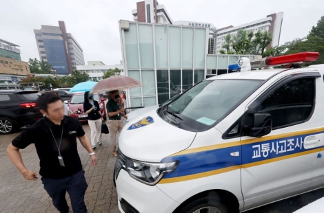 19살 벤츠 운전자, 대전 초등학교 앞 가로수 들이받고 사망
