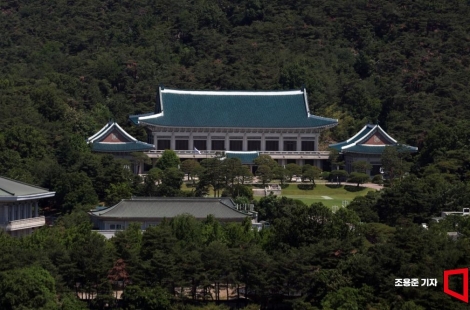 청와대 "노인 무임승차 제한, 고려하지 않는다"(종합)