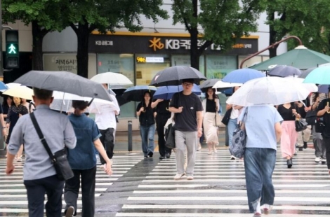 [내일날씨]토요일 우산 챙기세요…낮 최고 33도, 곳곳 천둥번개