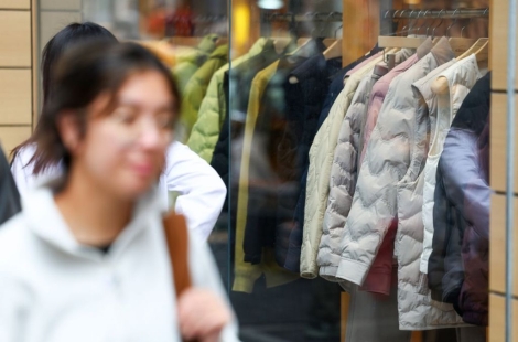 "아저씨 등산복인 줄 알았는데"…돌변한 2030, '이 패딩'에 지갑 연다