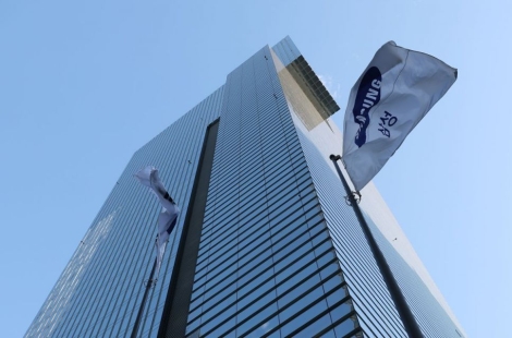 "신뢰에 흠집 난 상태" 삼성전자 외국인 지분율 49% 아래로…12년 6개월 만에 최저치