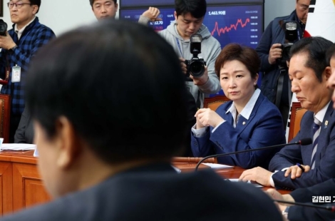 [단독]이언주, '합성 음란물 유포' 기업인 경찰에 고소