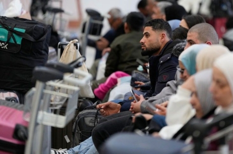 중동 신혼여행 갔다가 생이별…혼자 남은 남편 "미사일 여러발 직접 목격"