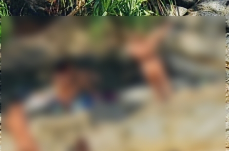 "누드비치 아니라니까요"…알몸 관광객에 몸살 앓는 '이곳'