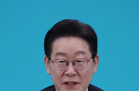 석유 최고가격제 시행 첫날…李대통령 "기름값 바가지 신고해달라" (종합)