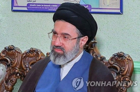 美국방 "이란 새 최고지도자 부상 당해…겁에 질려있다"