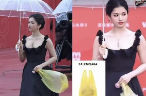 '공주님' 이미지 女배우의 파격 행보…'비닐봉투' 들고 레드카펫 밟은 이유는