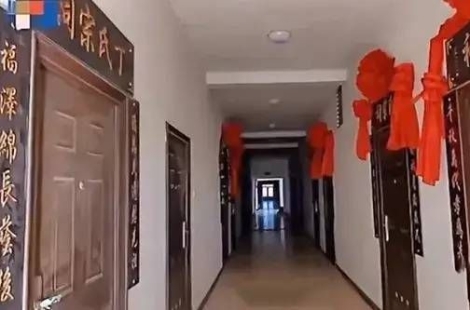 "돈 때문에" 죽은 사람들 가득한 아파트…"창문 완전히 가려 구분" 