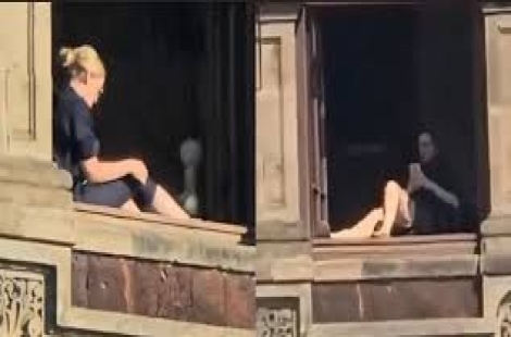 대통령 집무실서 창틀에 다리 '척'…일광욕한 고위 공무원에 멕시코  '와글와글'