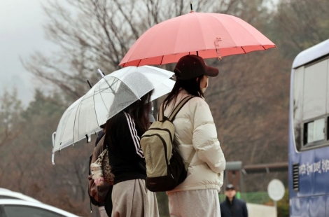 [내일 날씨]전국 비 소식에 더위 한풀 꺾여…대기질은 '보통'