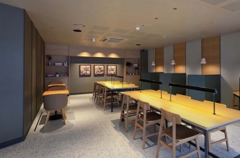 쫓아낼 줄 알았는데…'민폐족? 아닙니다' 스타벅스, 가림막까지 완비