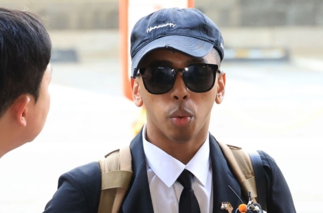 '소녀상 모욕' 유튜버 조니 소말리, 1심서 징역 6개월·법정 구속