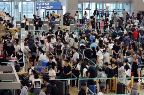 "항공권 왜 없나 했더니" 1500만 명 눈앞…'바글바글' 한일 하늘길