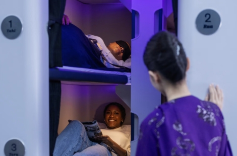 "이코노미도 눕는다"…비행기 안에 침대칸 만든 항공사