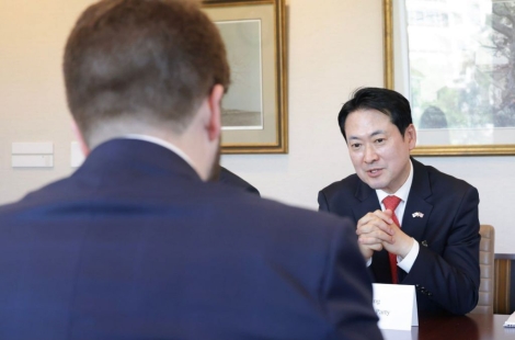 '의전서열 8위' 장동혁이 만난 美국무부 인사…'30대' 차관 비서실장