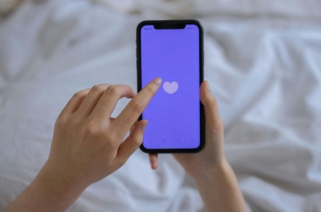 "20만원 줄테니 제발 연애 좀 하세요"… 소개팅 앱 이용료 지원 나선 日