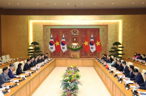 李대통령, 베트남 총리 만나 "원전·교통·에너지 협력으로 '새로운 홍강의 기적' 만들자"