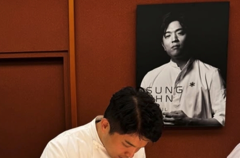 '1인 42만원' 식당서 '와인 바꿔치기' 논란…안성재 '모수' 결국 공식 사과