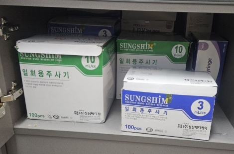 "가격 3배 뛰었는데 없어서 못 구해요"…전쟁이 부른 '대란 공포'에 떠는 병원들 