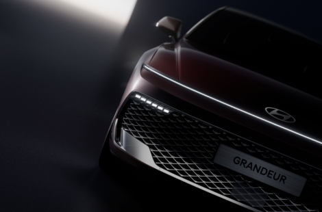 '상어코 수술'하고 3년 5개월 만에 돌아왔다…현대차, '더 뉴 그랜저' 외장 공개
