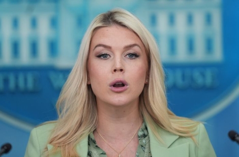 '둘째 출산' 휴가 썼다가…총격 사건에 바로 복귀한 97년생 백악관 대변인