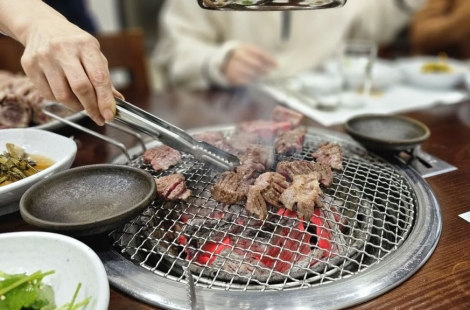"한국 인식 낮네, 두 번이나 거절당해"…CNN 기자가 서울서 겪은 '혼밥 문전박대'