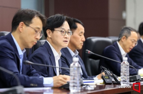 '긴급조정' 총대 멘 산업장관…민주노총 출신 노동장관 "회사 망하라고 설립된 노조 없어"(종합)