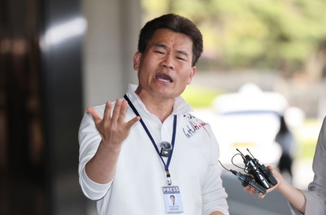 '폭싹 통편집' 전한길 "아이유는 좌파라서 되고 난 안 돼?"