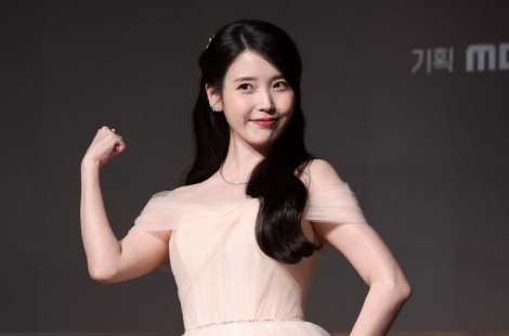 "탄핵 때처럼 지원해 달라" 아이유 SNS에 잠실 시위 지원 요구 '논란'