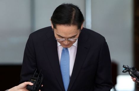 결국 고개 숙인 이재용 "매서운 비바람은 제가 맞겠다"…삼성 노사 갈등에 사과