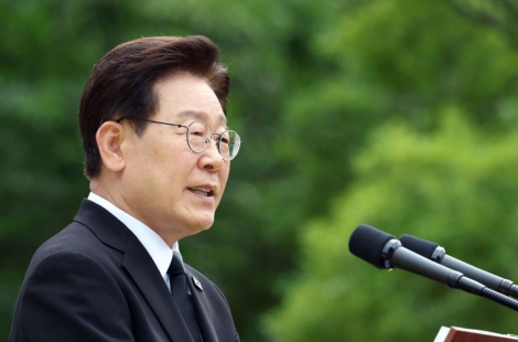 李대통령, 스벅 직격 "세월호 추모일에 싸이렌 이벤트, 일베도 아니고"